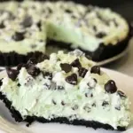 Homemade No-Bake Mint Chocolate Chip Pie photo
